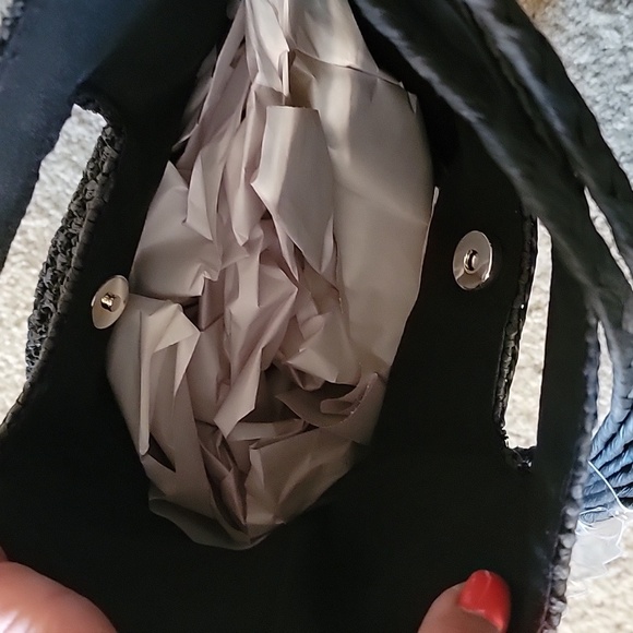 Universal Thread Woven Handbag - Picture 5 of 5